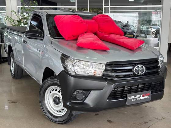 TOYOTA HILUX 2.8 D-4D TURBO DIESEL CS 4X4 MANUAL TOYOTA HILUX 2.8 D-4D TURBO DIESEL CS 4X4 MANUAL